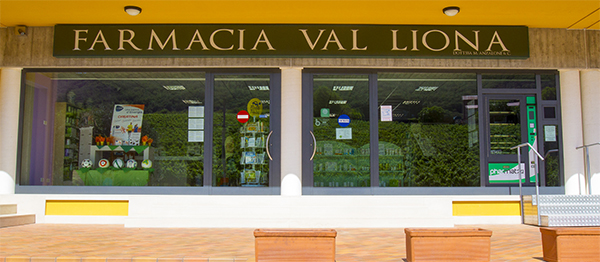Farmacia Val Liona - Vetrina